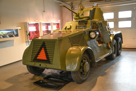 Landsverk L-180  (M.38)