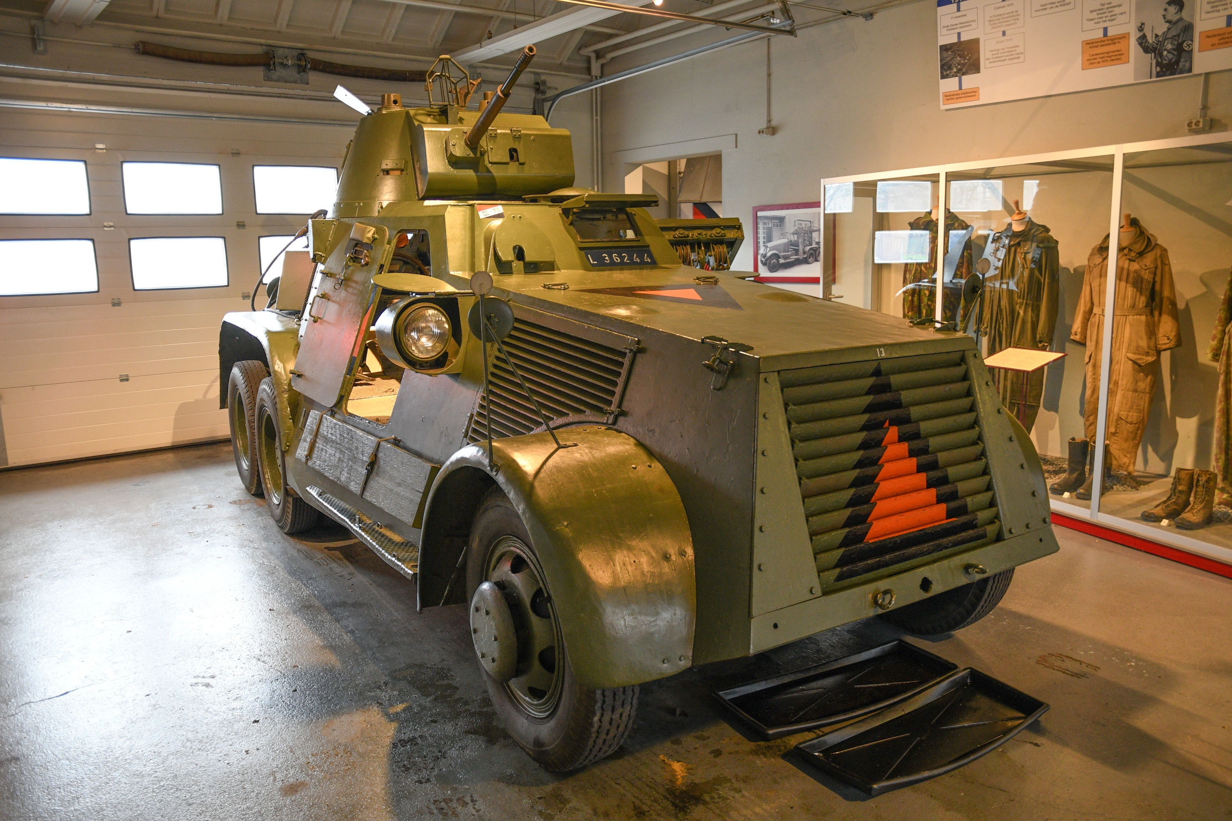 Landsverk L-180  (M.38)