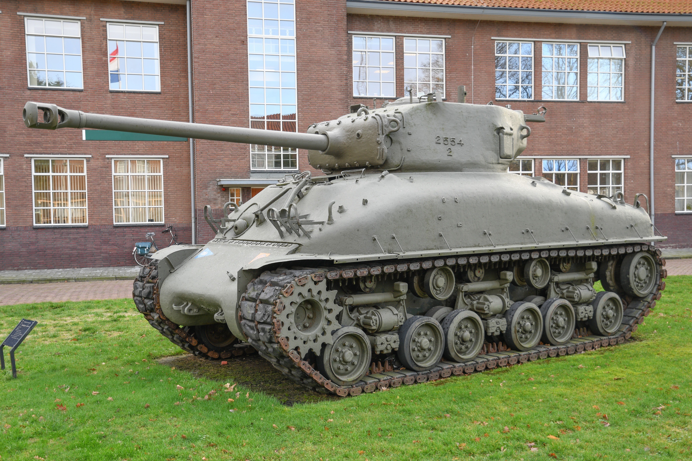 M4A1(76)W HVSS Sherman