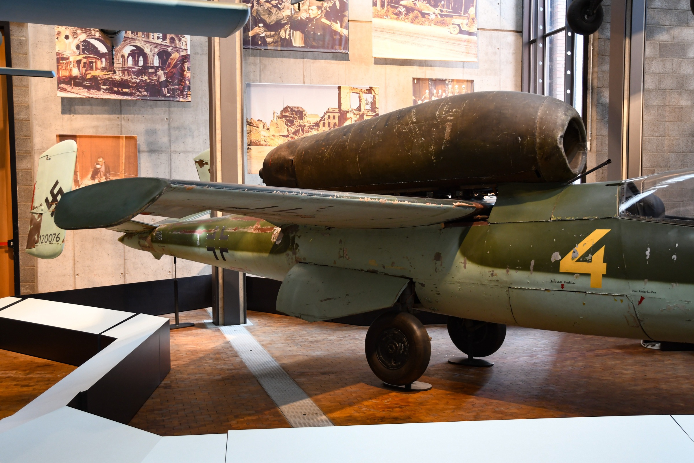 He 162 A-2 Volksjäger-