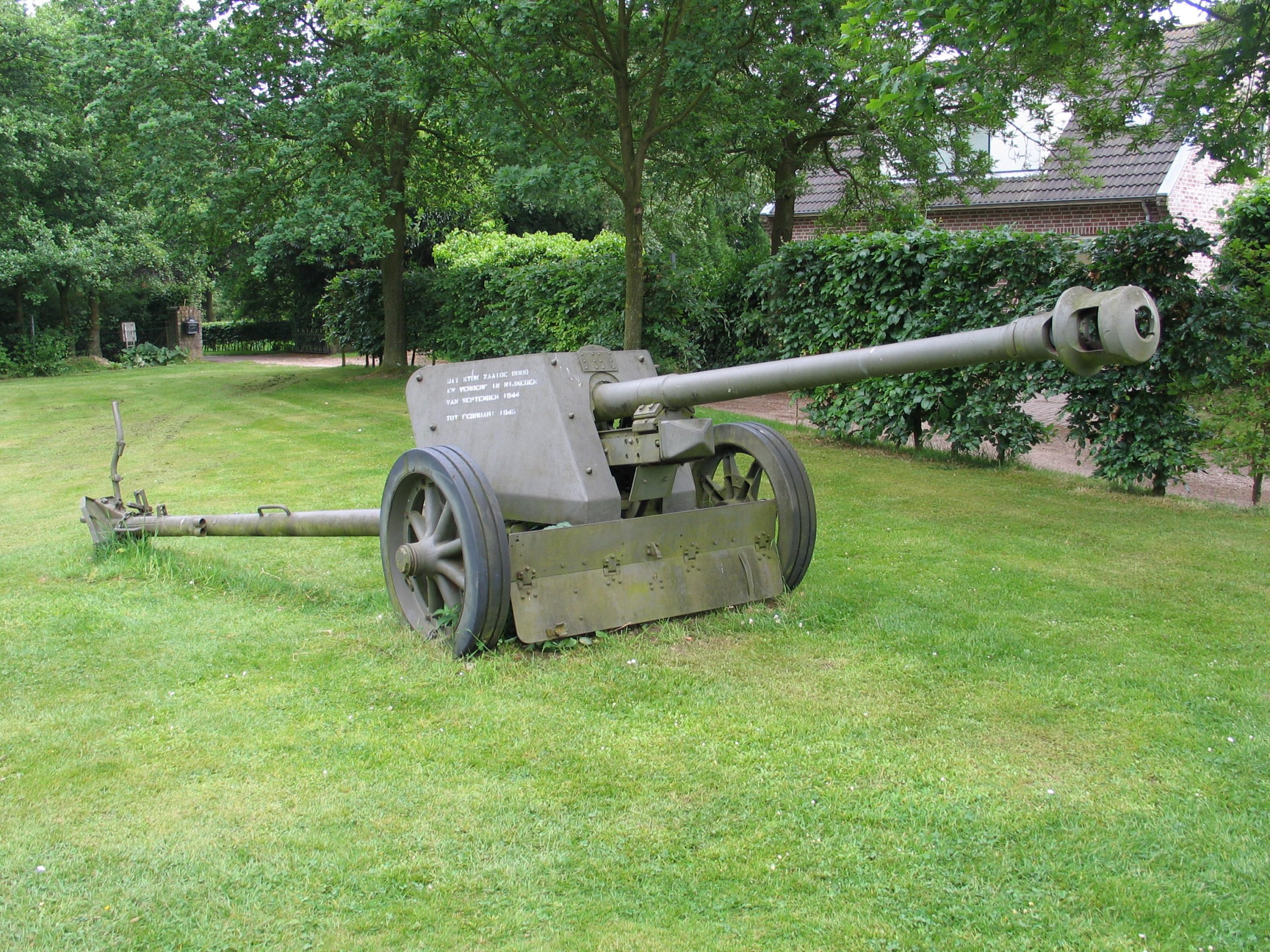 7.5 cm Panzerabwehrkanone 40 7.5 cm Panzerabwehrkanone 40