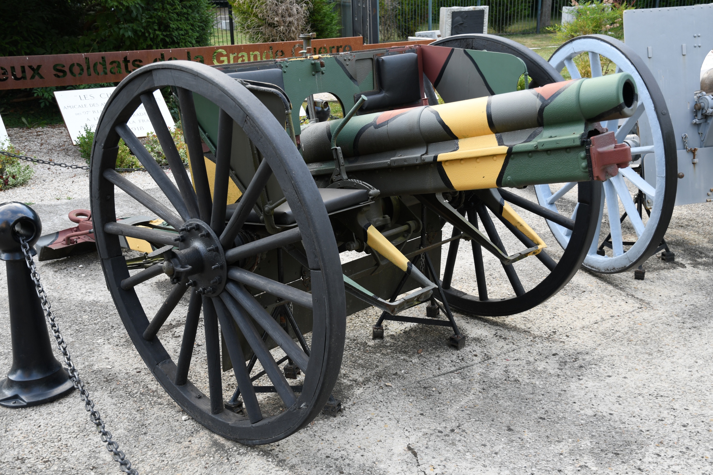 7.7 cm Feldkanone 96 neuer Art  (Compiegne, France)