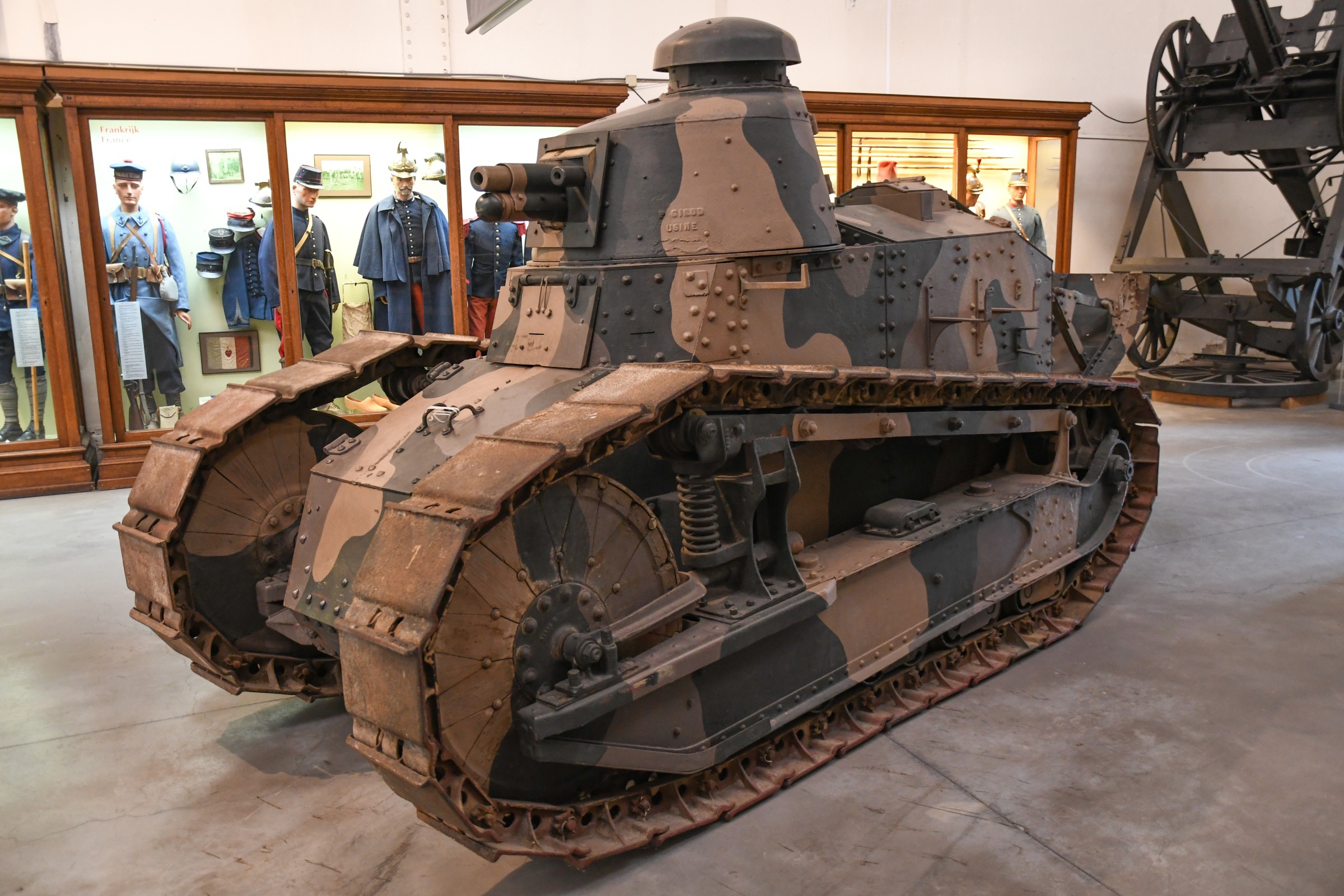 Renault FT   Char canon