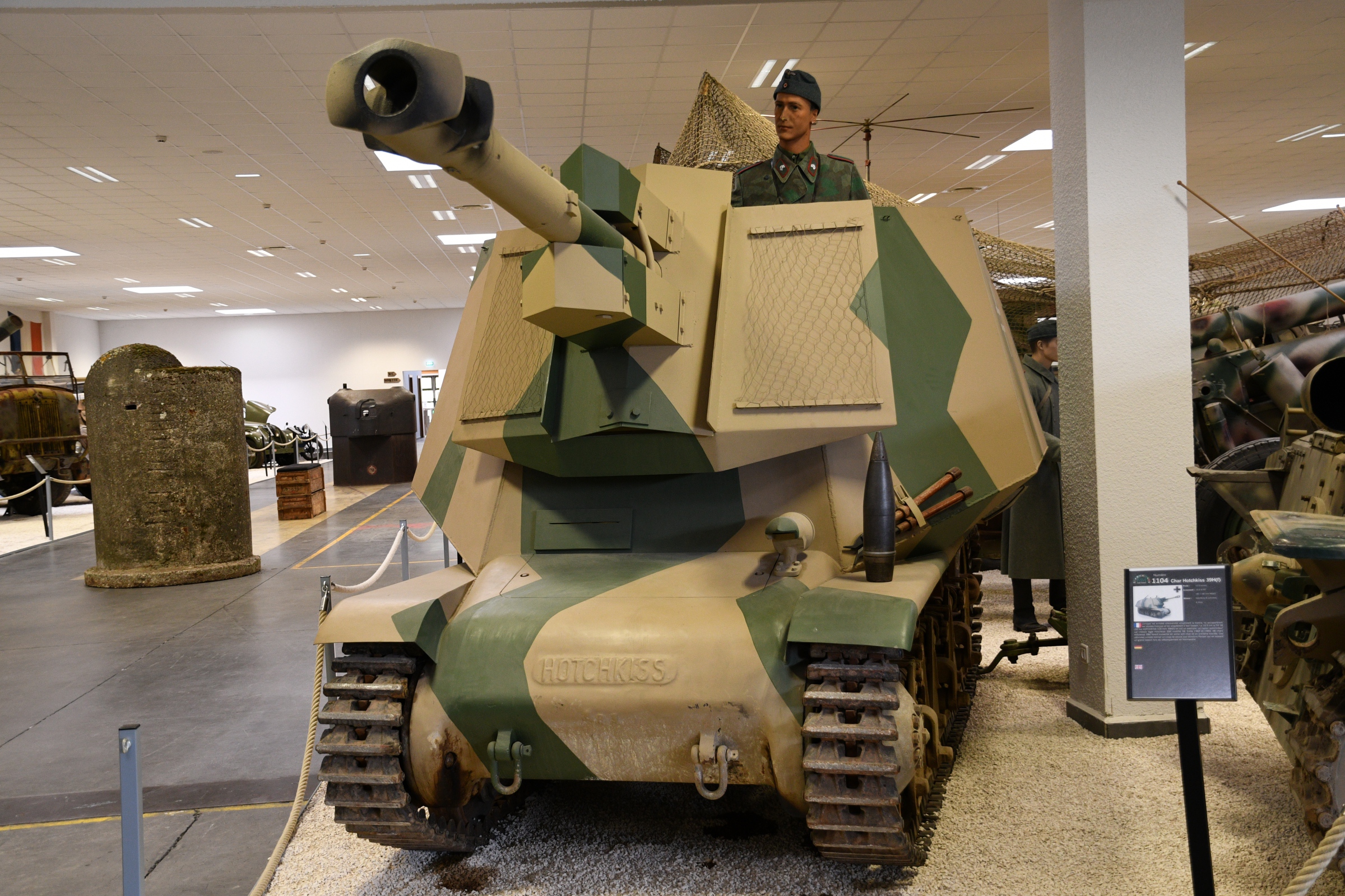 10.5 cm leFH 18 auf Geschutzwagen 38H(f)  (Partially replica)