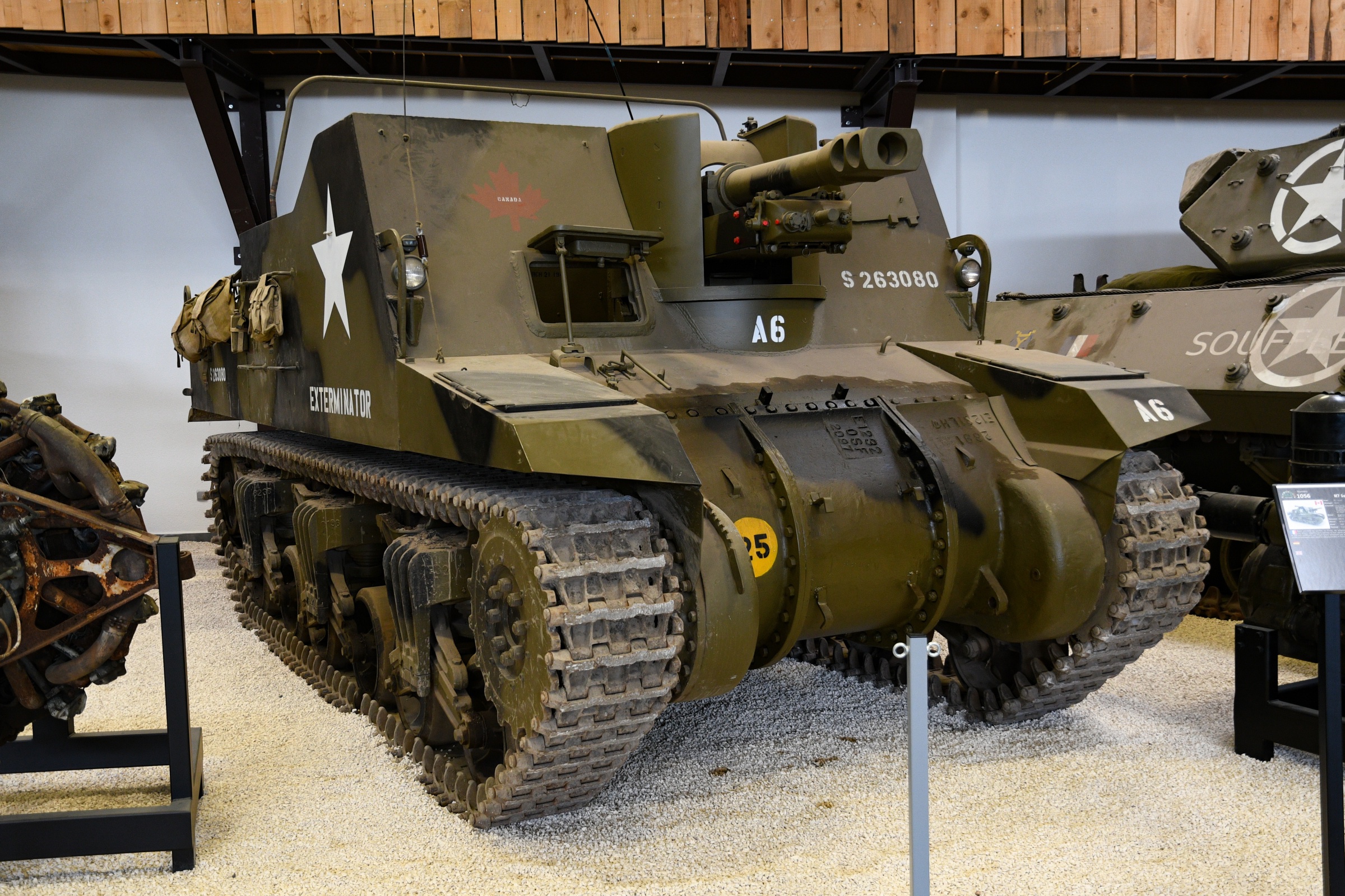 25pdr SP, tracked, Sexton