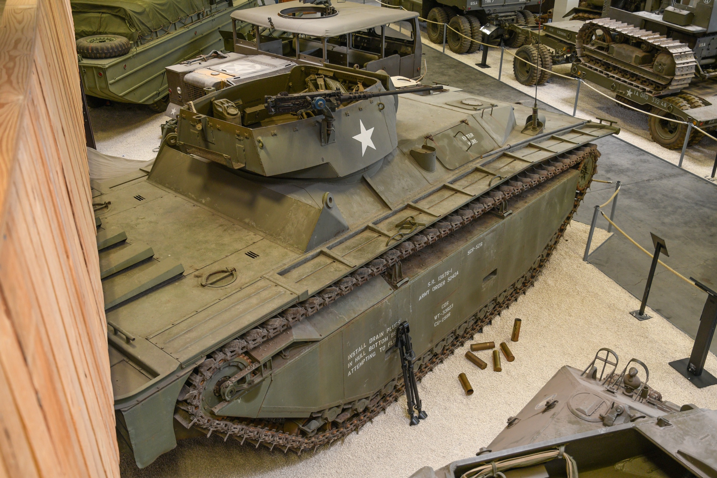 LVT(A)-4 LVT(A)-4