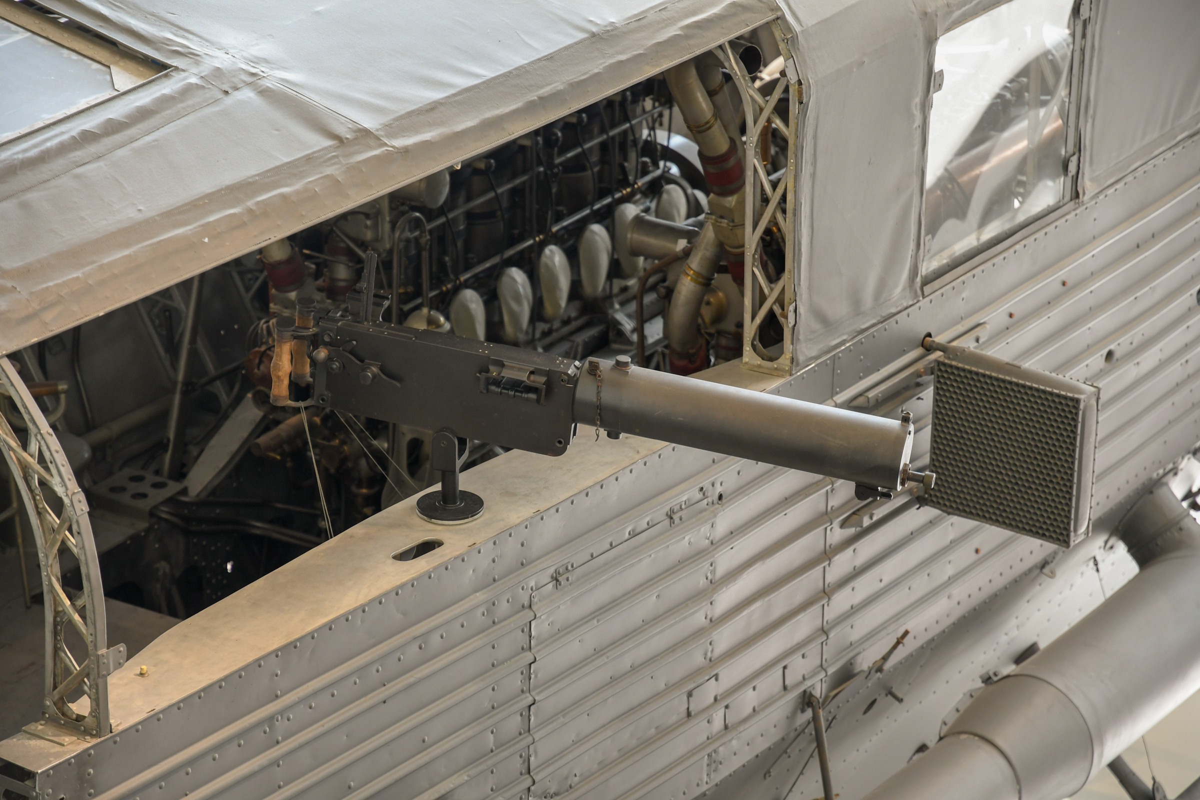 LZ 113