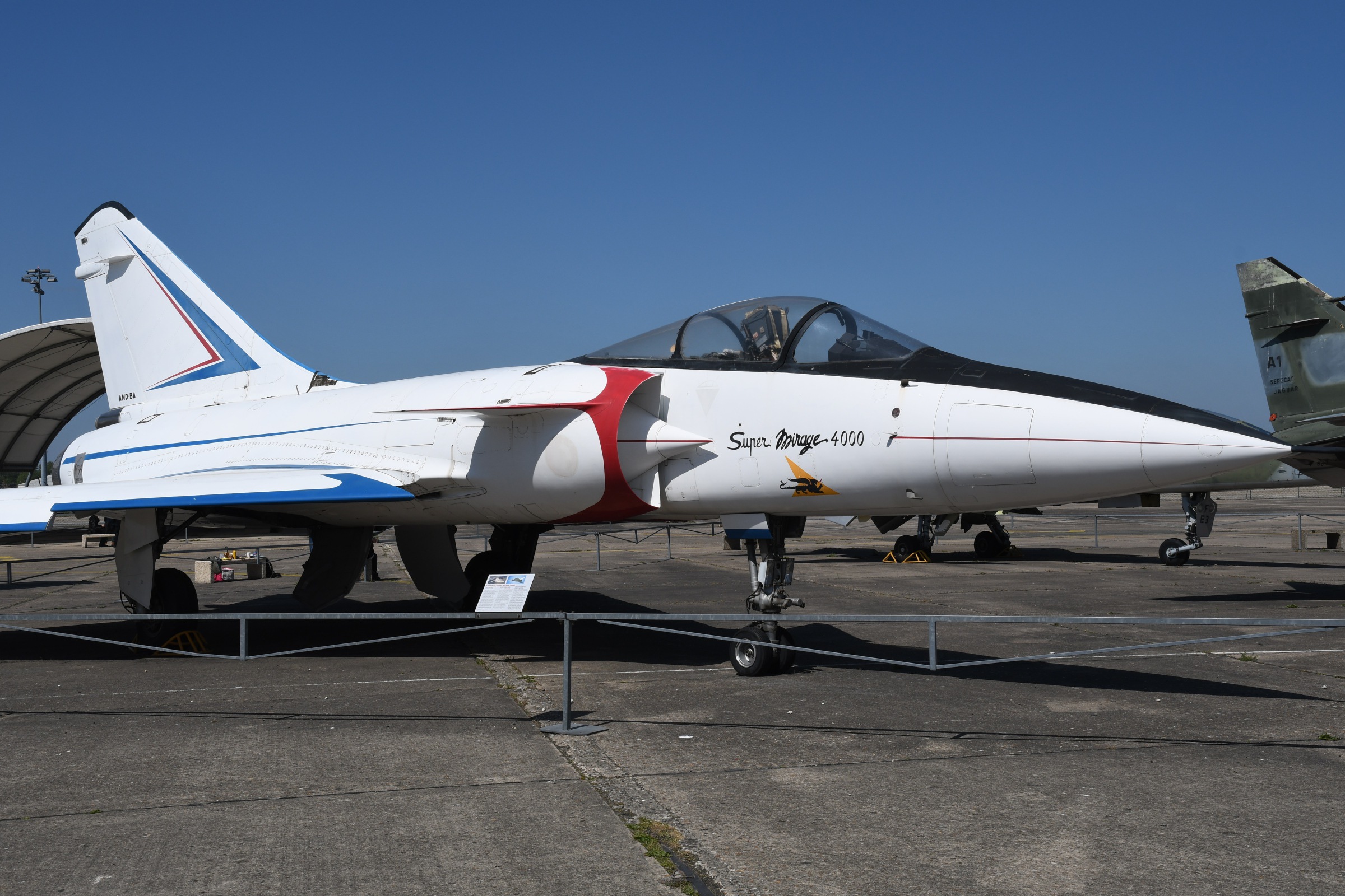 Dassault Super Mirage 4000 (prototype) )