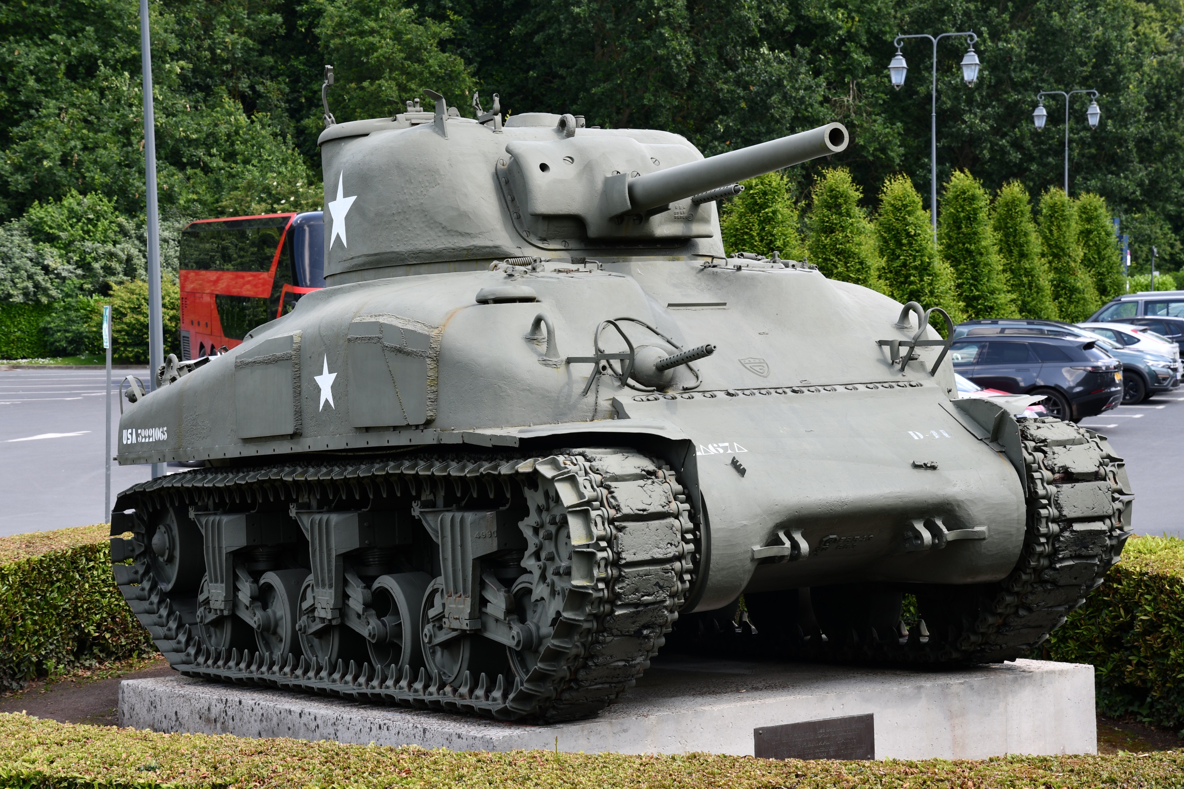 M4A1(75) Sherman with Duckbill extended end connectors