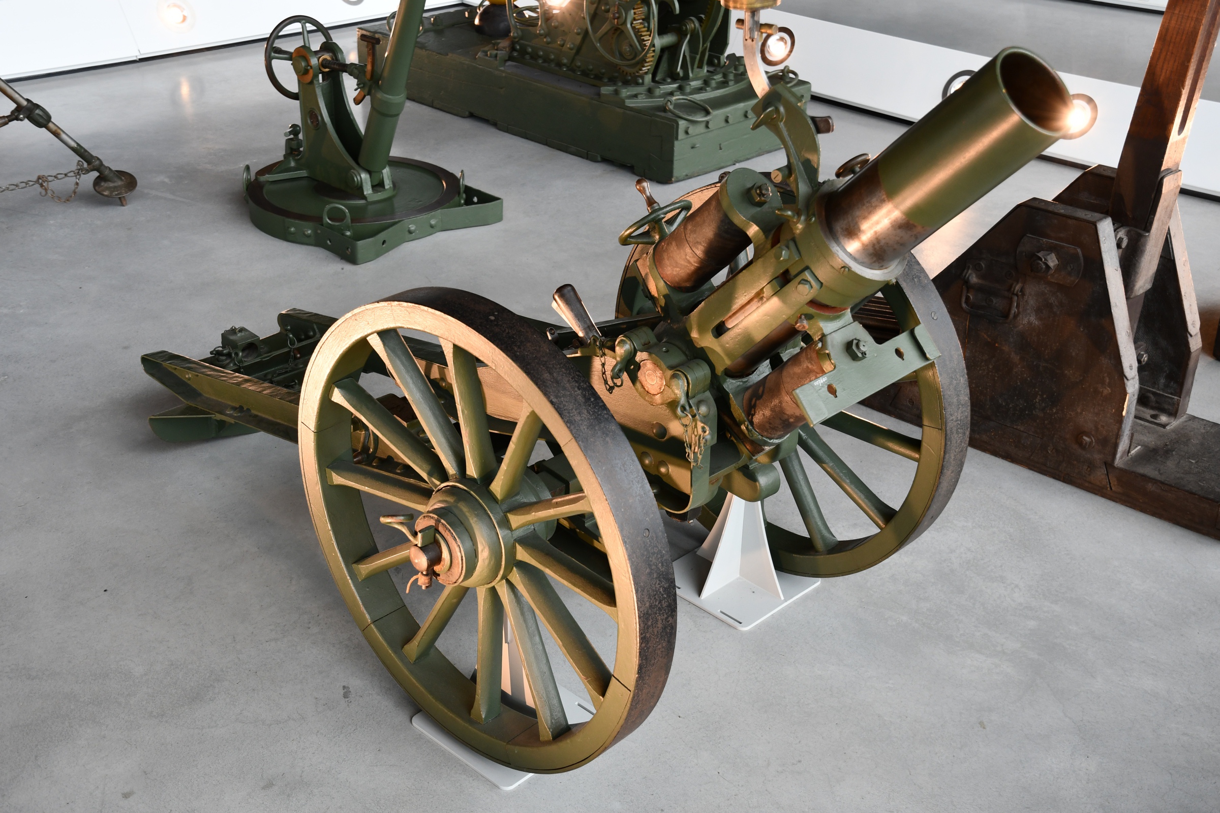 10 cm Grenade launcher 