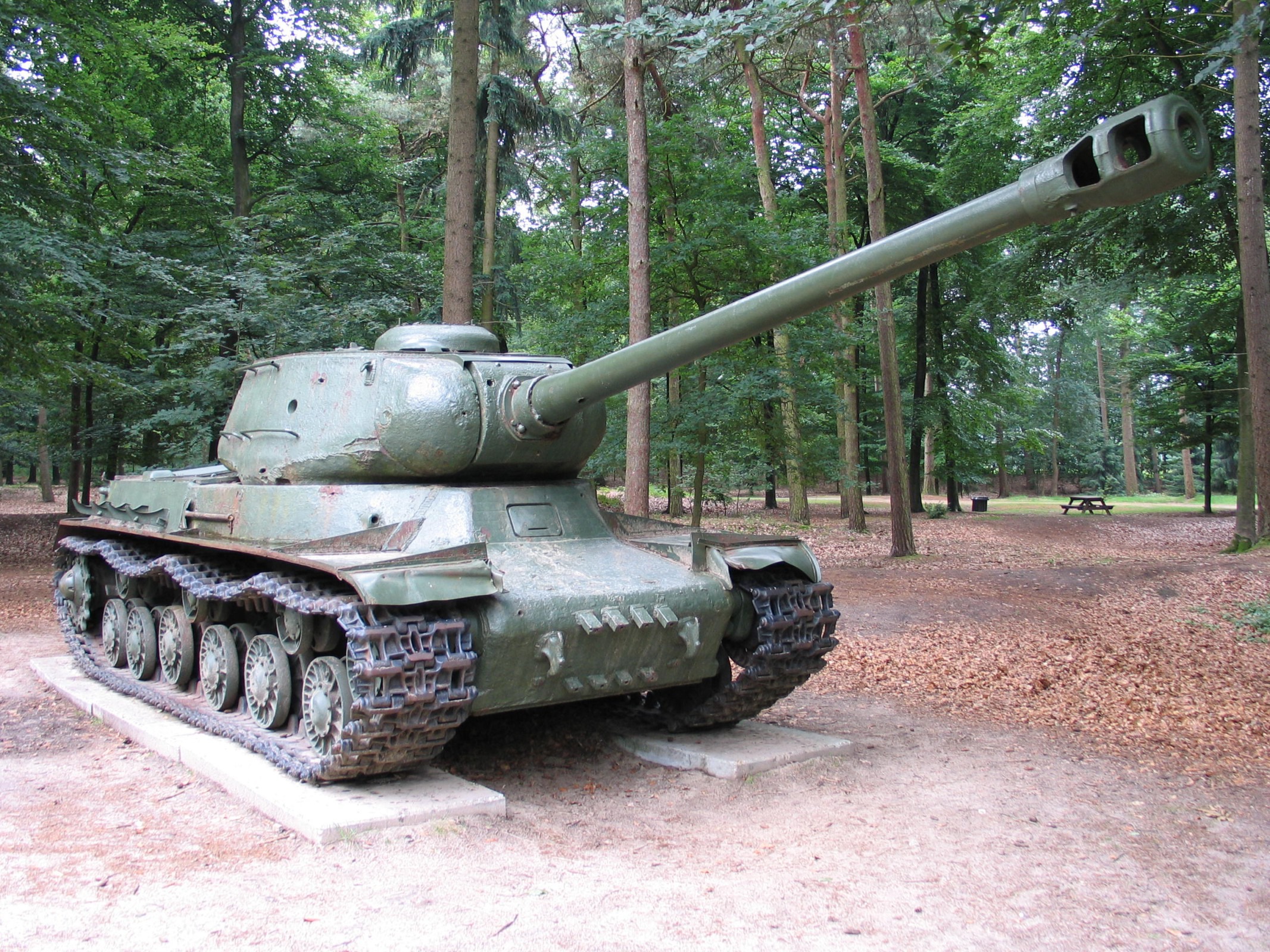 IS-2