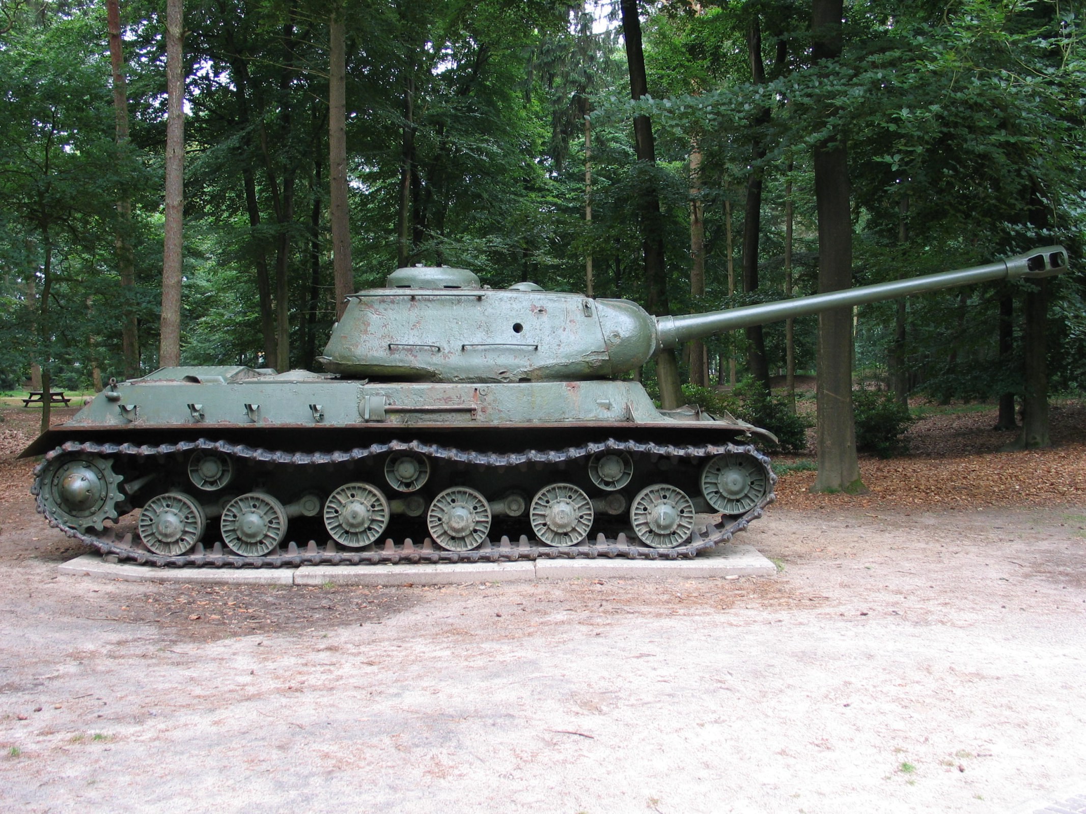 IS-2