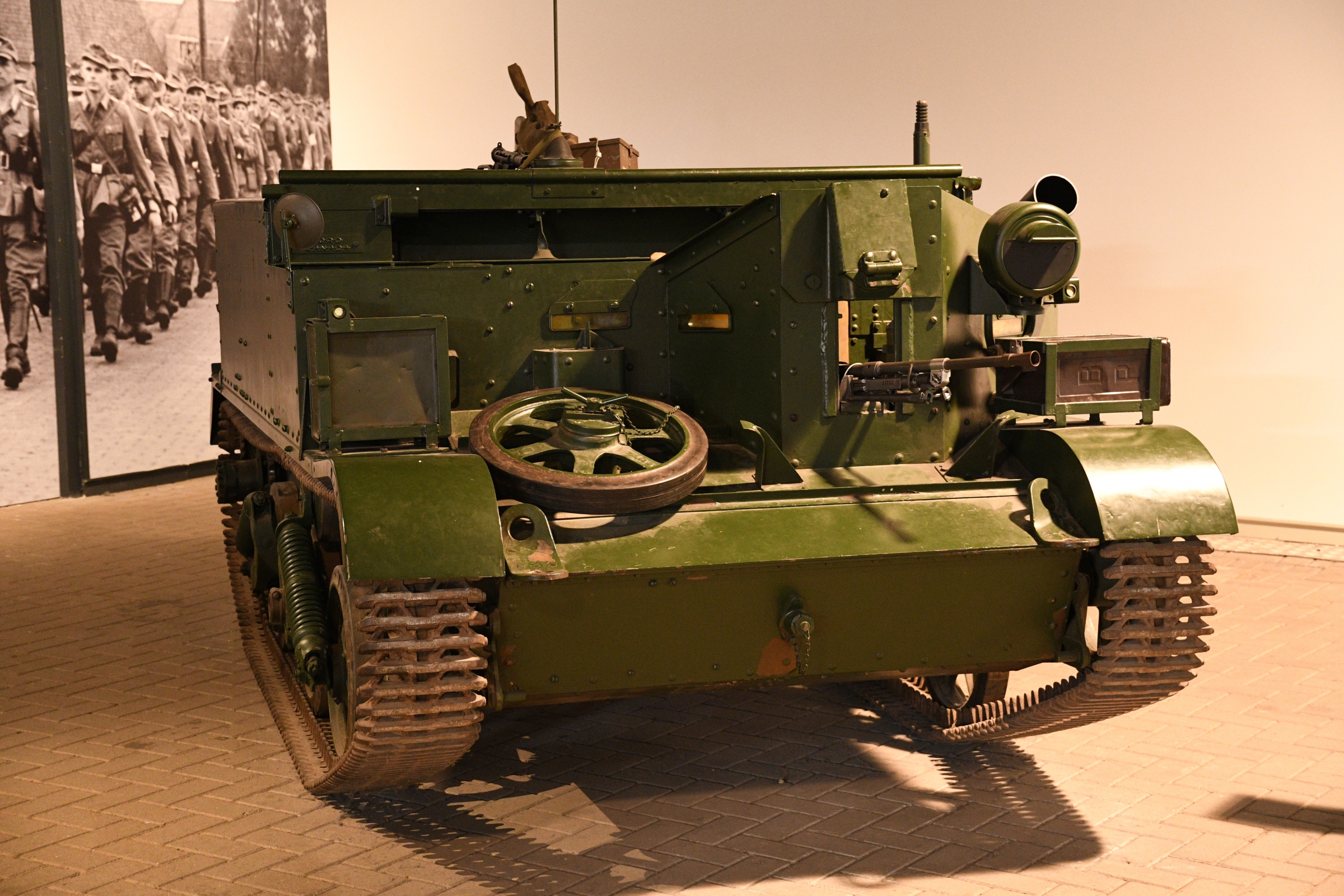 Universal carrier