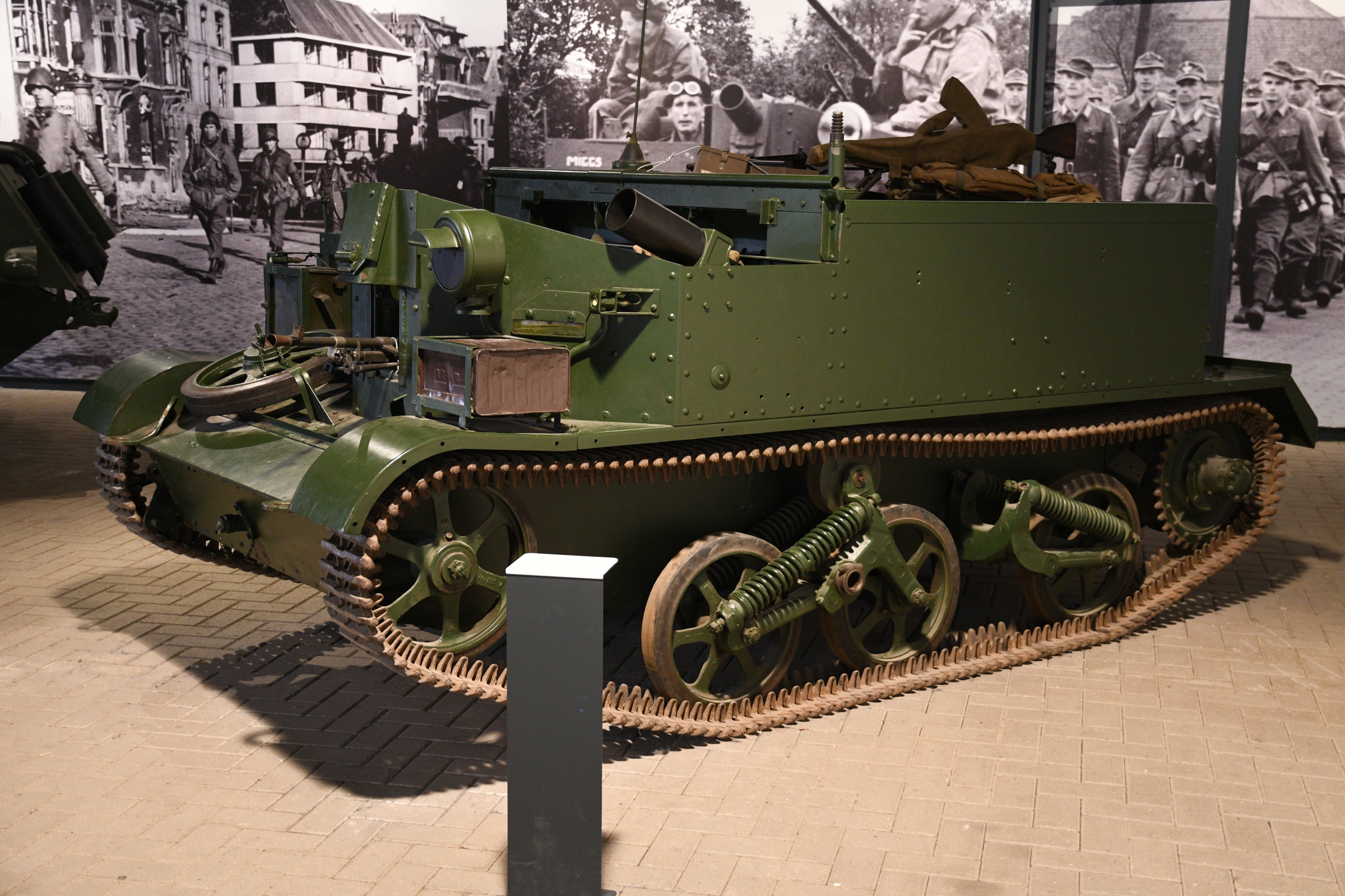 Universal carrier