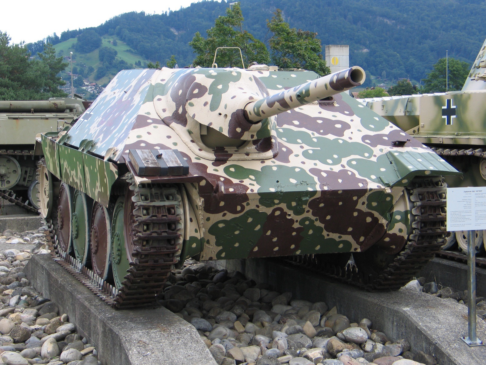 Jagdpanzer 38 (Sd.Kfz. 138/2) Jagdpanzer 38 (Sd.Kfz. 138/2)