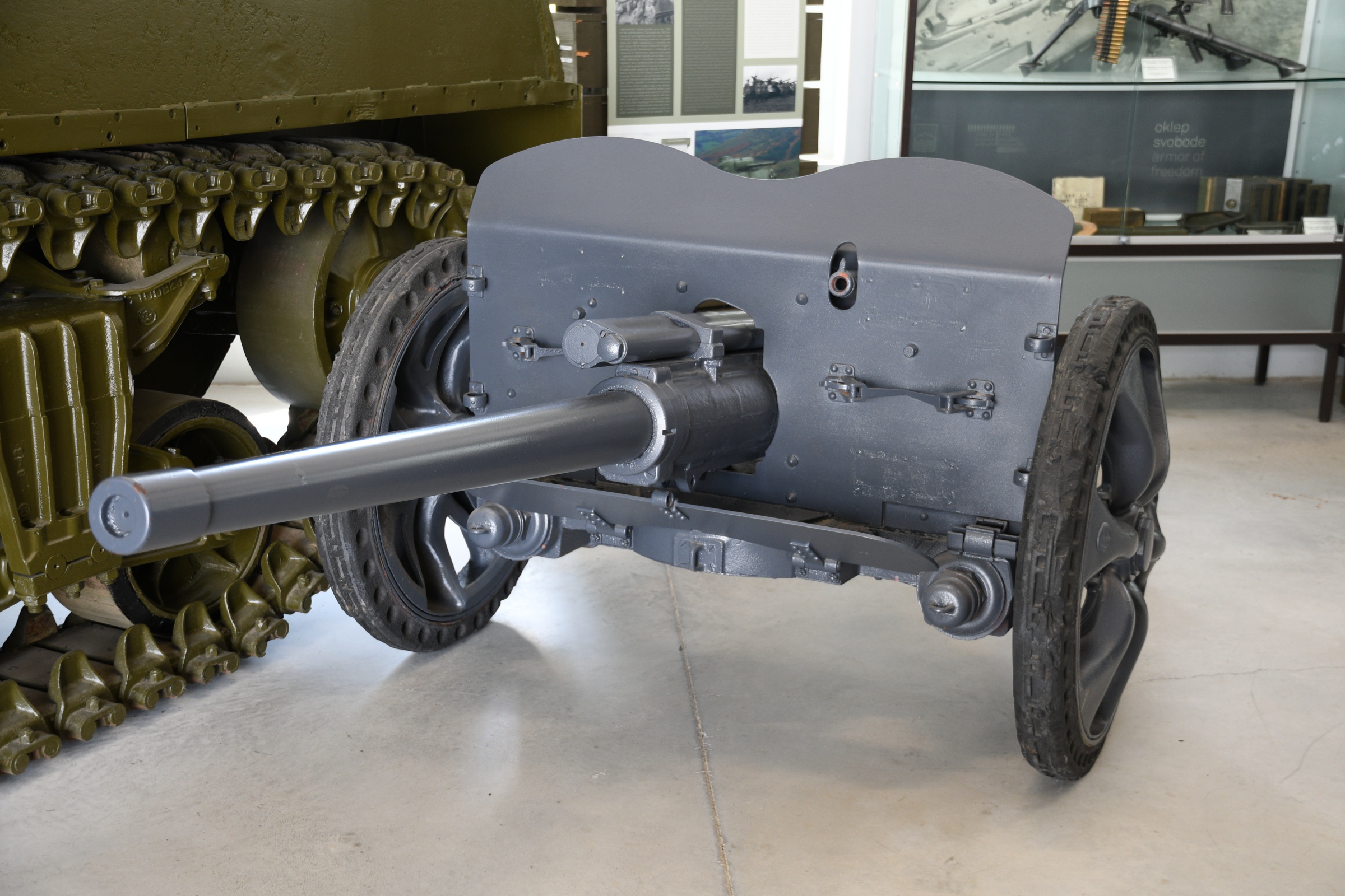 Canon de 47 mm SA mle 1937 APX
