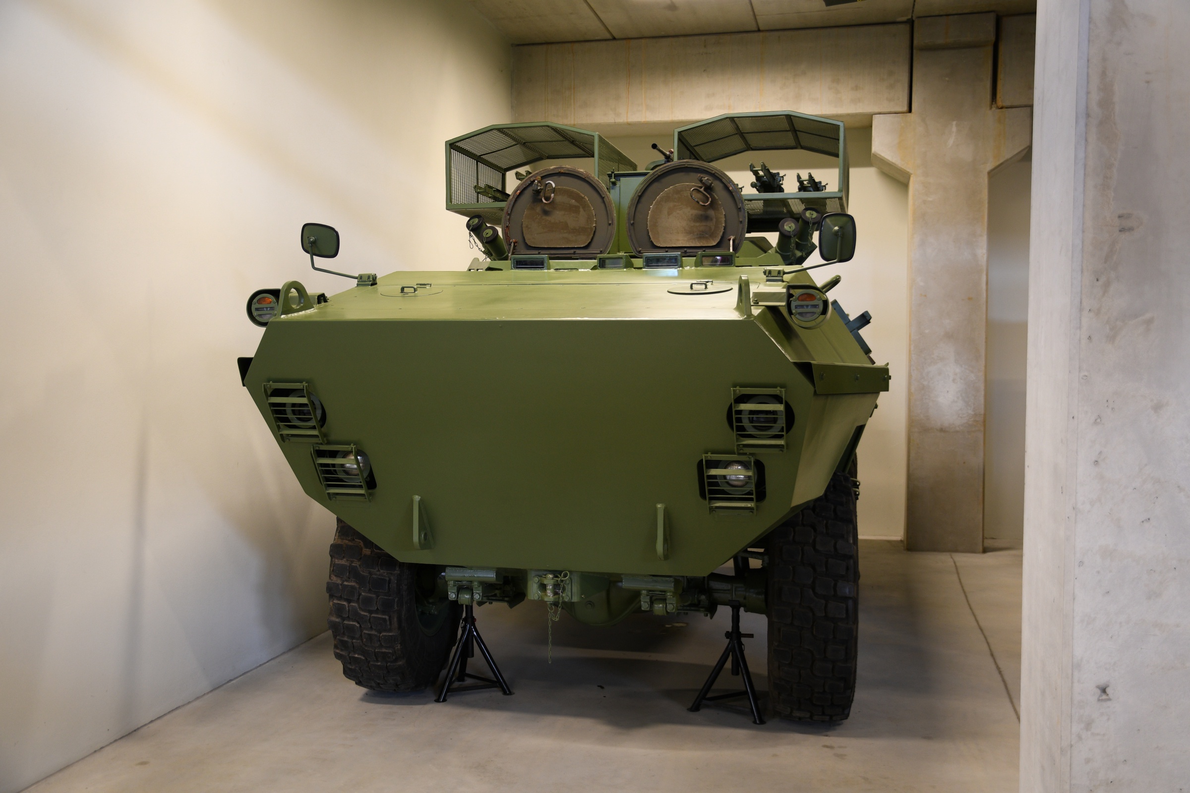 M-83 BOV-1
