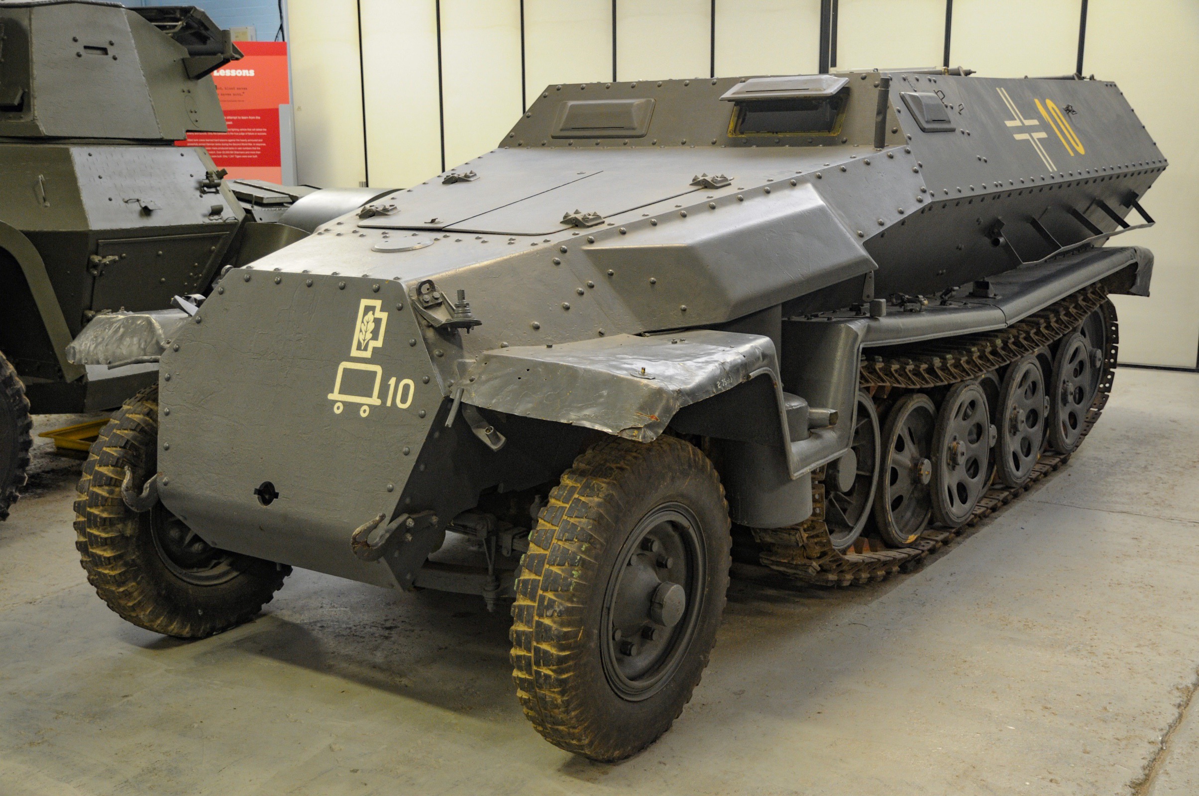 Sd.Kfz. 251/8 Ausf. C (Ambulance)