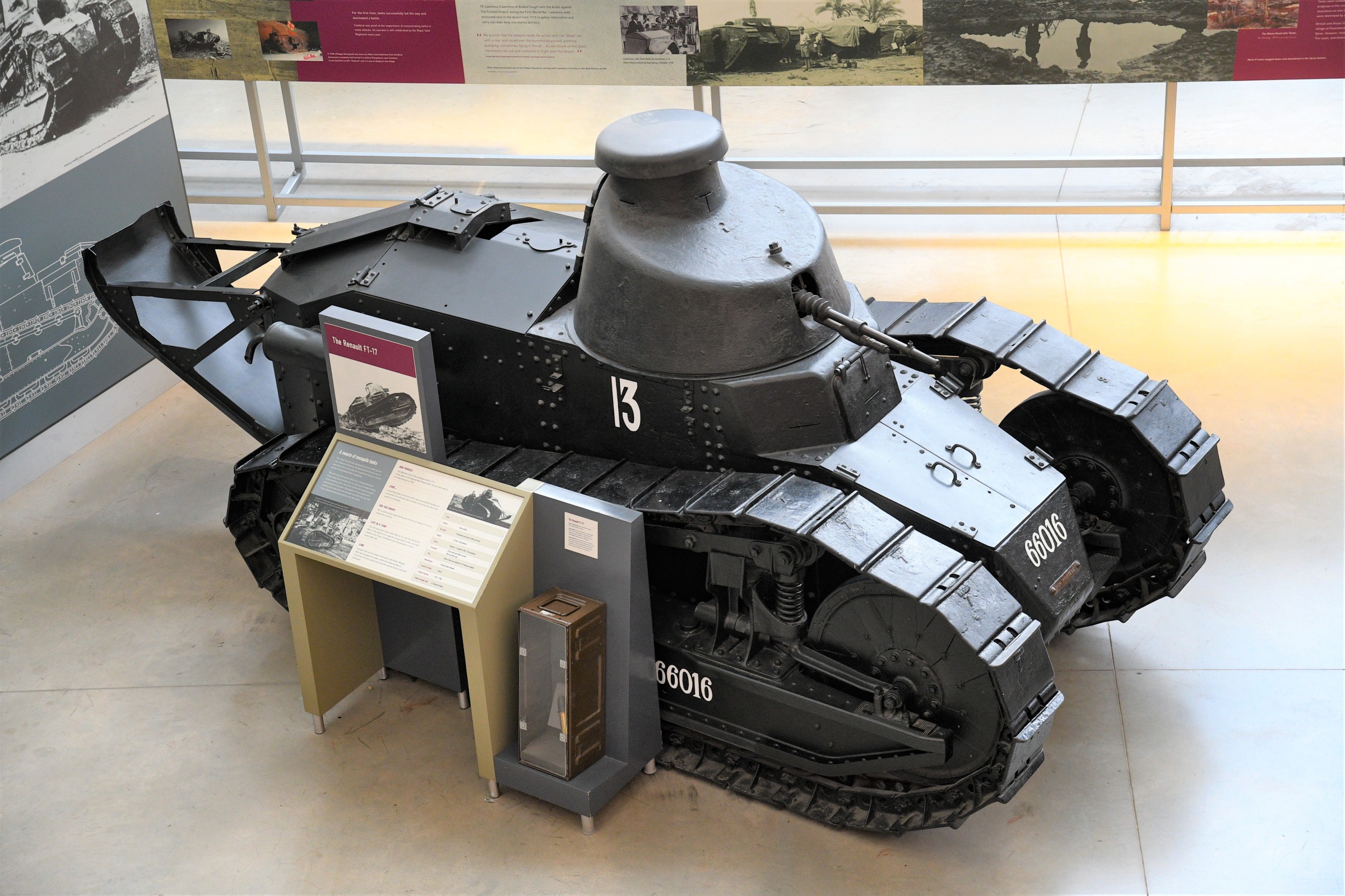 Renault FT  Char Mitrailleuse